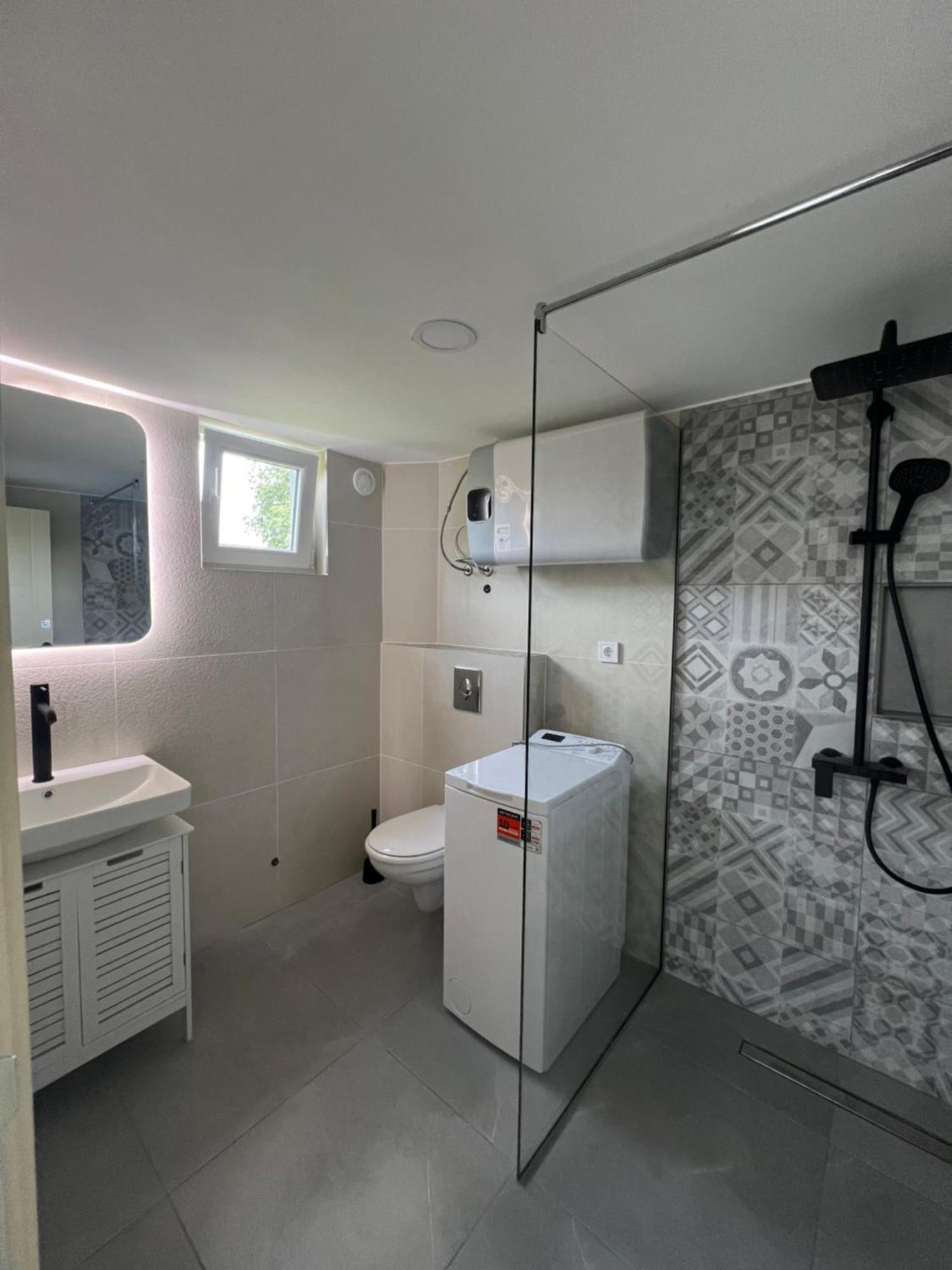 Apartmani Vivami Будва Екстер'єр фото